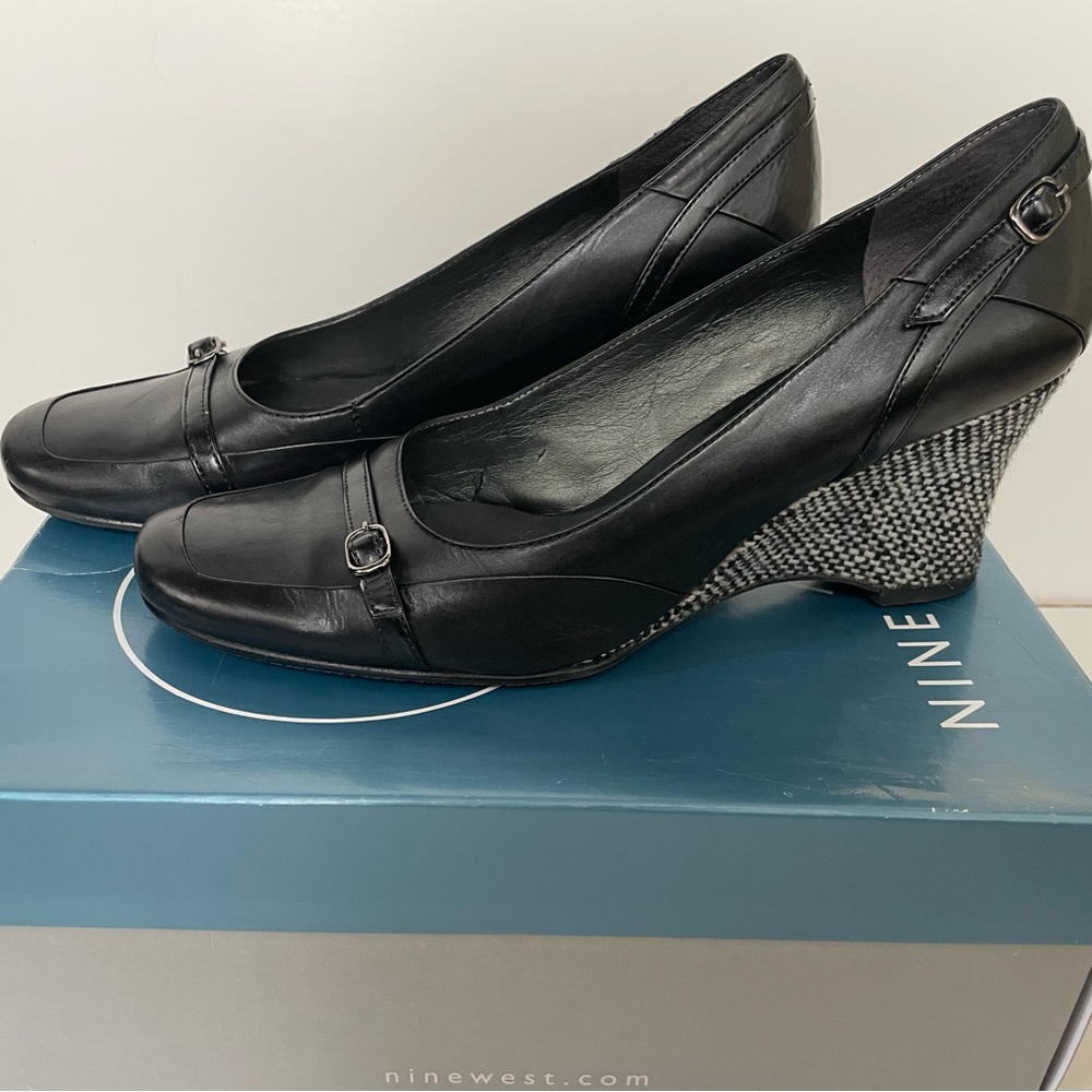 Nine West Black Wedge with check detail Size 7.5